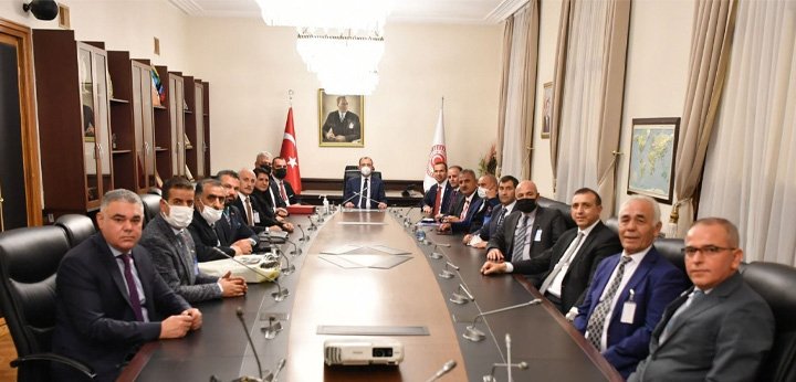  Türkiye'deki emlakçıların sorunları çözümü İçin Ticaret Bakanı Mehmet MUŞ'u ziyaret edildi.